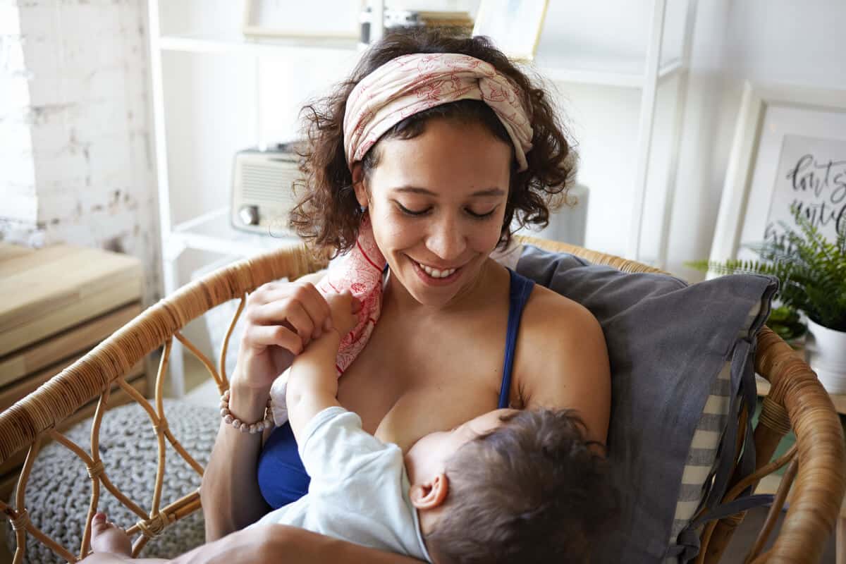 Breastfeeding tips woman breastfeeding