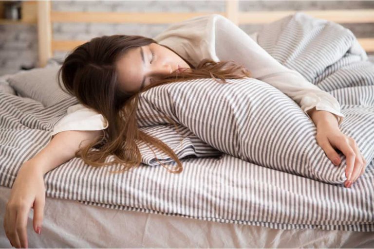 oversleeping causes and the health impacts blog post