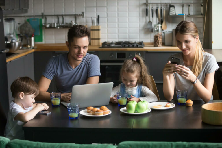 social media’s effects on mental health blog post