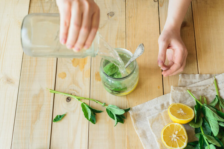 health benefits of lemon balm blog post