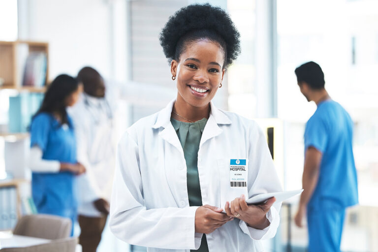 top 10 essential clinic management software features for modern healthcare blog post